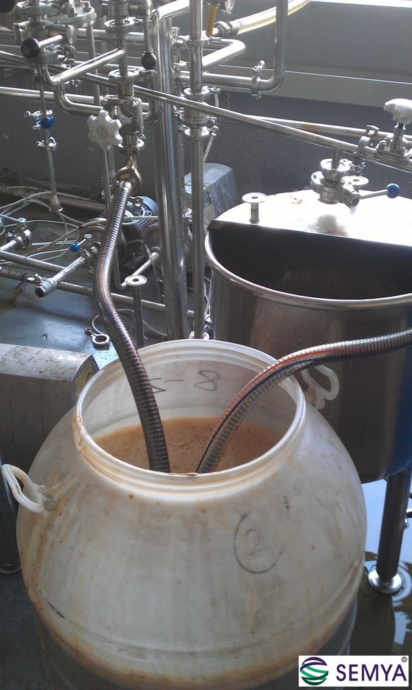 洛陽甘草糖漿濃縮實驗采用降膜蒸發(fā)器